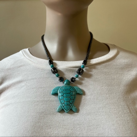 🐢Healing hematite bead & turquoise turtle pendant necklace - Picture 8 of 8